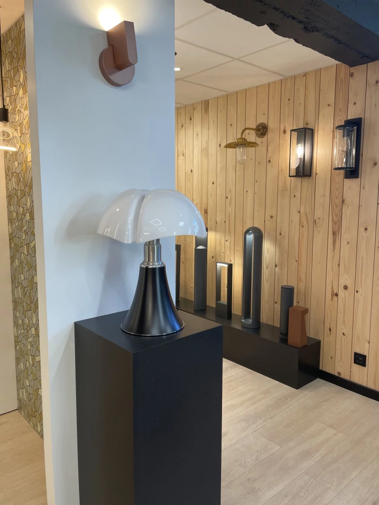 Le showroom Light's Century à Bierges
